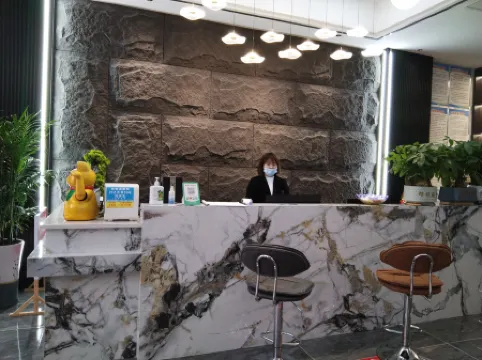 Ruiqi Hotel Cengong County