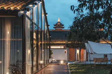 Victorville Secret House Hotel