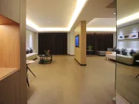 Huaxin Civil Aviation Hotel (Xinyang East High-speed Railway Station) Hotels in Xinyang