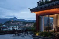Shanyu Nian · Moon Falling City Villa Ancient Luxury Collection (Lijiang Old Town Waterwheel Store) Hotel di Beimenpo