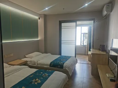 Holiday Inn Burqin Jinpin (Four Seasons Food Street)