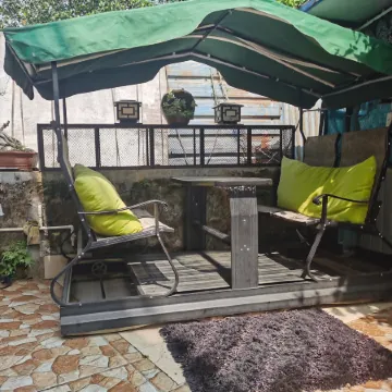 Beihai Bucket Yujiao Homestay (Weizhou Island West Point Wharf Branch) Отели рядом с достопримечательностью «Moon Square»