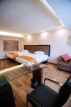 Xiushan V8 Boutique Hotel (Xiushan Railway Station Branch) Hotels near Xiushan Railway Station