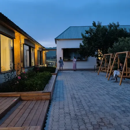 Nilek Black Bee Ranch Homestay