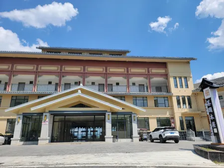 Ziyunju Homestay Отели в г. Баокан