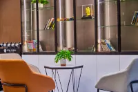 RuJia Pebble Hotel (Delingha Lianhu Road Bayin River)