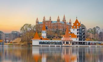 Deyang Castle Hotel