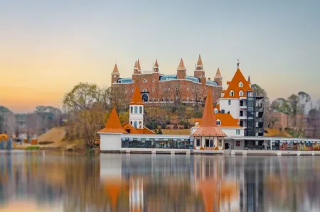 Deyang Castle Hotel Отели в г. Дэян