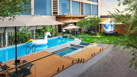 TO MOON Garden Hotel (Daping Shiqiao Pu Subway Station Store)