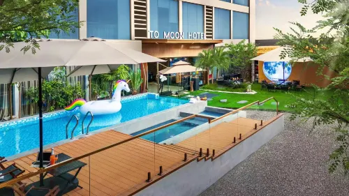 TO MOON Garden Hotel (Daping Shiqiao Pu Subway Station Store)