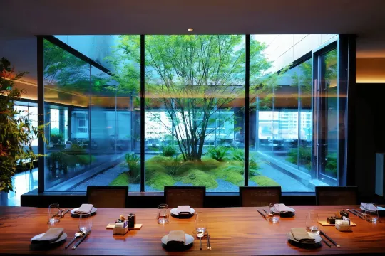 Global 60,000 Miles International Hotel (Shangri-La Dukezong Ancient City)