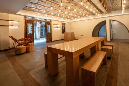 Yanguan Chaolezhicheng Keci Chinese Inn Отели рядом с достопримечательностью «Xiaoputuochan Temple»