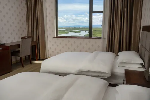 Jorge Enzalo Grand Hotel