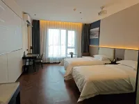 Sakura Light Luxury Hotel (Luohe Xintiandi Pedestrian Street) - 3-Star