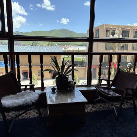 Luqu Tibetan Style Vacation Apartment