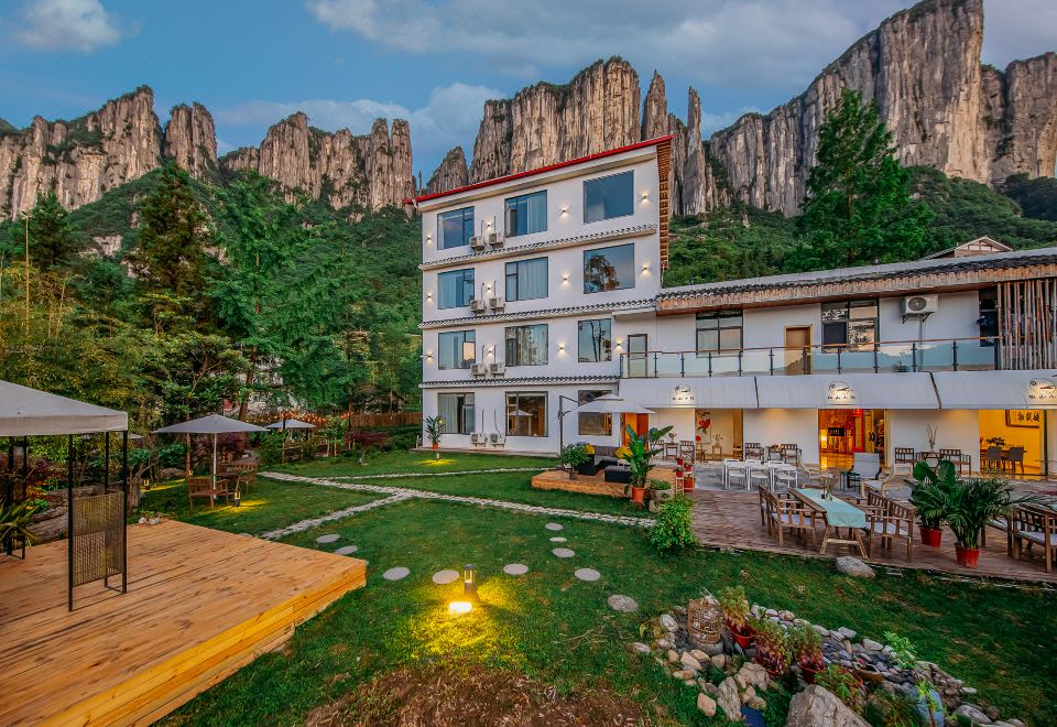 hotel overview picture