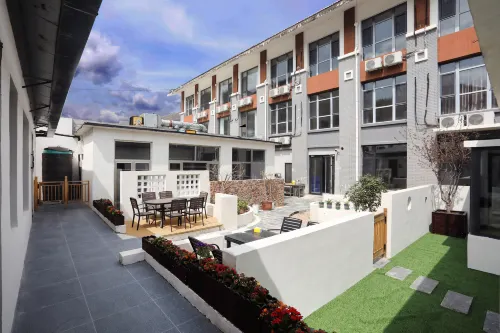 Q+ Honghoufang Homestay (Yesanpo Bailixia)
