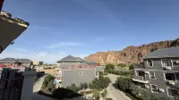 Silu Mingzhu Hotel - Mountain view