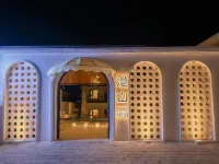 Tekes Manshan Homestay (Shengshi Huajiang Bagua City Night Scenic Area) Hotel di Tekes