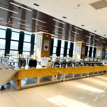 Urumqi Yuehua Zhenxiang Hotel