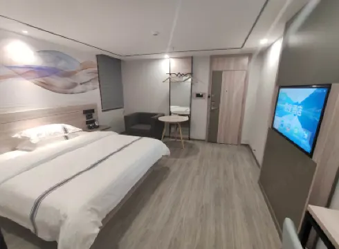 Qinzhou Jundu Hotel (Beibu Bay Avenue store) Hotels near Qinzhou Normal College for Childhood Education