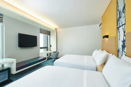 Aloft Zhengzhou Shangjie (District Government Store)