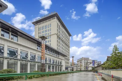Kyriad Marvelous Hotel (Hanzhong High Speed Railway Station) Hotels near Hanzhong Railway Station