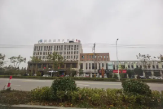 Changxing Hainabaichuan Hotel Hotels near The Chengshangou Scenic Area