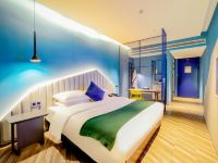 杭州未来科技城雷迪森世嘉酒店 - 几何艺术大床房