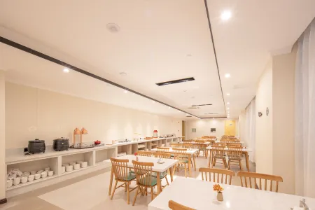 Vyluk Hotel(Suzhou Xiangcheng Avenue & Global Harbor） Отели рядом с достопримечательностью «Soochow University(Yangchenghu Campus)»