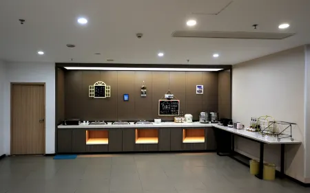 HanTing Hotel (Huangqiao Jiayuan Central Plaza) Отели рядом с достопримечательностью «Huangqiao Ancient Town»