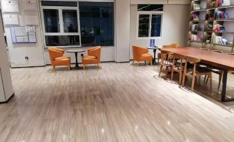 Hanting Hotel (Lijiang Old Town Dashuiche)