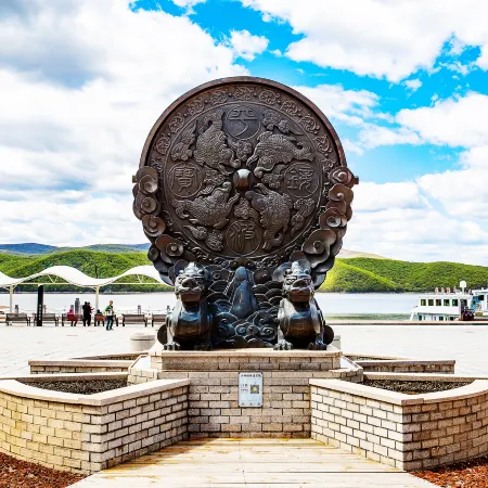 Jingpo Lake Villa Hotel