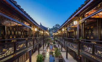 DuoFu Resort (Lijiang Ancient City South Gate)