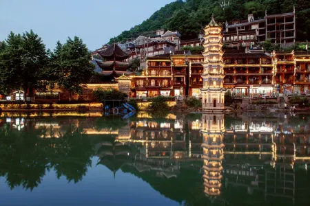 Dengnilai · Qingcheng Hostel Отели в г. Фэнхуансянь