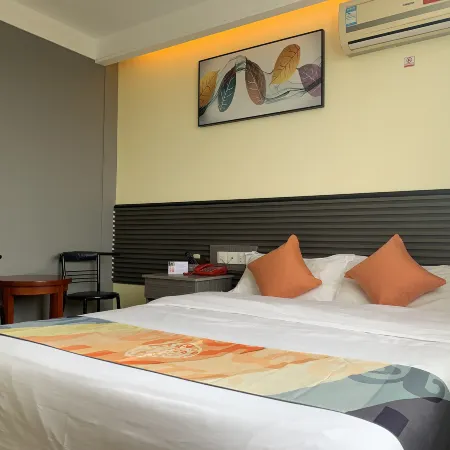 Shell Hotel (Anqing Taihu Huating Lake)