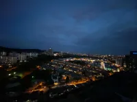 Puchong Setiawalk Penthouse for 14 Pax | Iconique