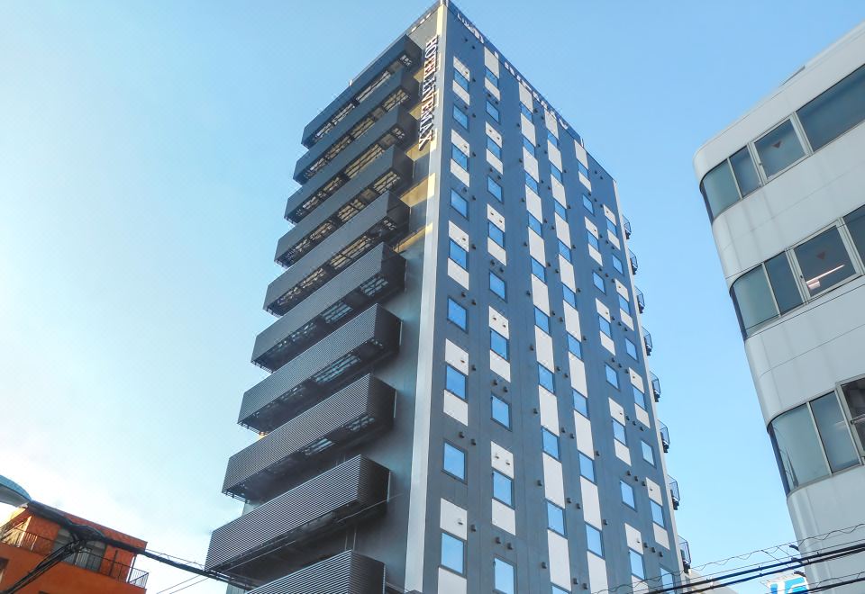 3. Hotel Li..