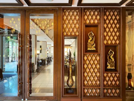 Shangri-La Sanya Отели рядом с достопримечательностью «Lover's Bridge»