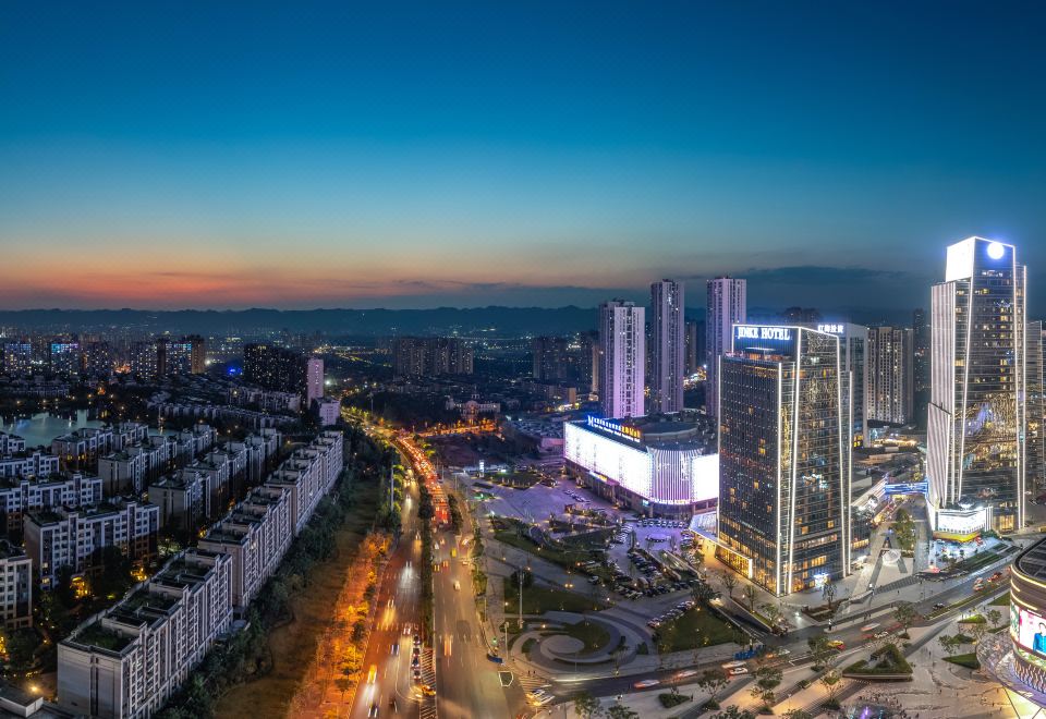 2. 충칭 진커 그랜..