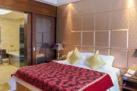 Gold Harbour Holiday Hotel
