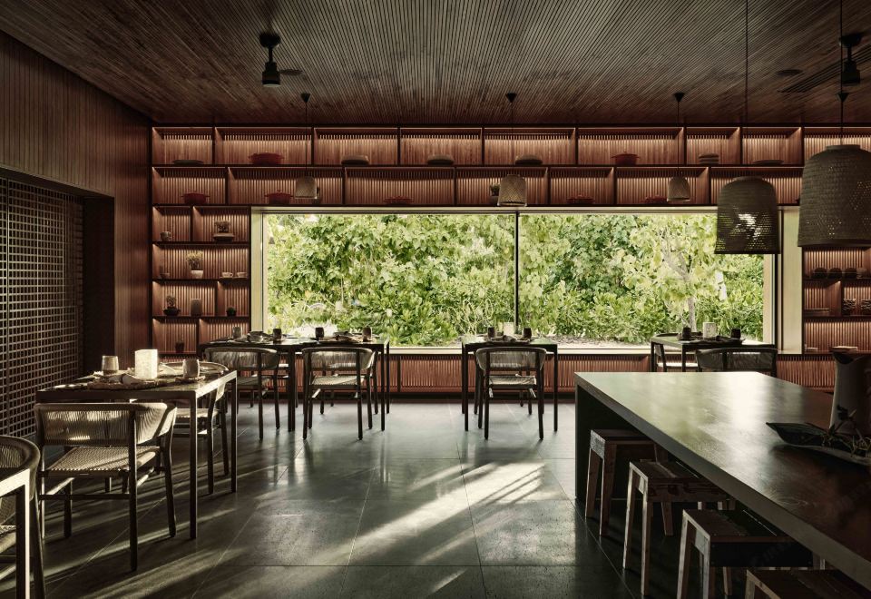 2. 파티나 몰디브,..