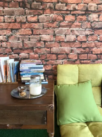 Wonderful & Travel Hostel Отели рядом с достопримечательностью «Sail Rock»