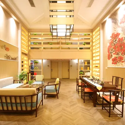 Grand Cozy Hotel (Nanjing University of the Arts Longjiang Subway Station Store) Hotel dekat Danau Mochou