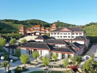 Huaxia Club Hotels near Weihai Shenyou Ocean World