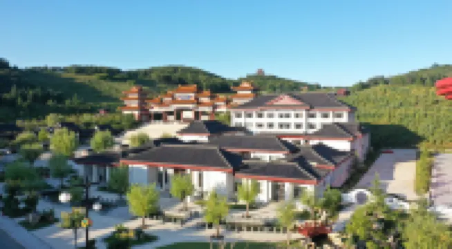 Huaxia Club Hotels near Weihai Huaxia City Scenic Spot