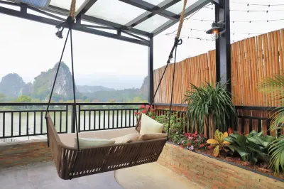 silver yard (Qixingyan Xinghu Yanqian Store) Hotels near Taohua Island