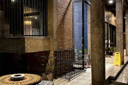 Black Elephant Boutique Отели рядом с достопримечательностью «Wat Sathol Thammaram»