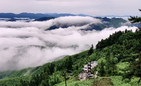 Shanzhong Laixin Congqianman Hostel Отели рядом с достопримечательностью «Baiyun Mountain Pavilion»