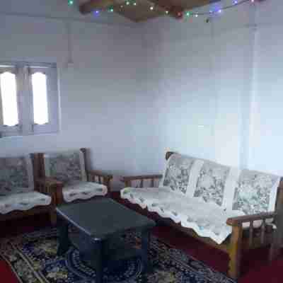 Binsar Jungle House - Private Self-Stay Mountain Retreat Dining/Meeting Rooms